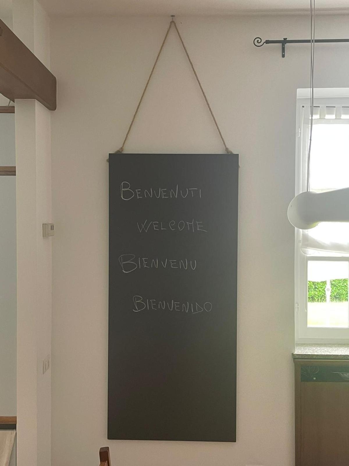 B&B Marilena Guanzate Bagian luar foto