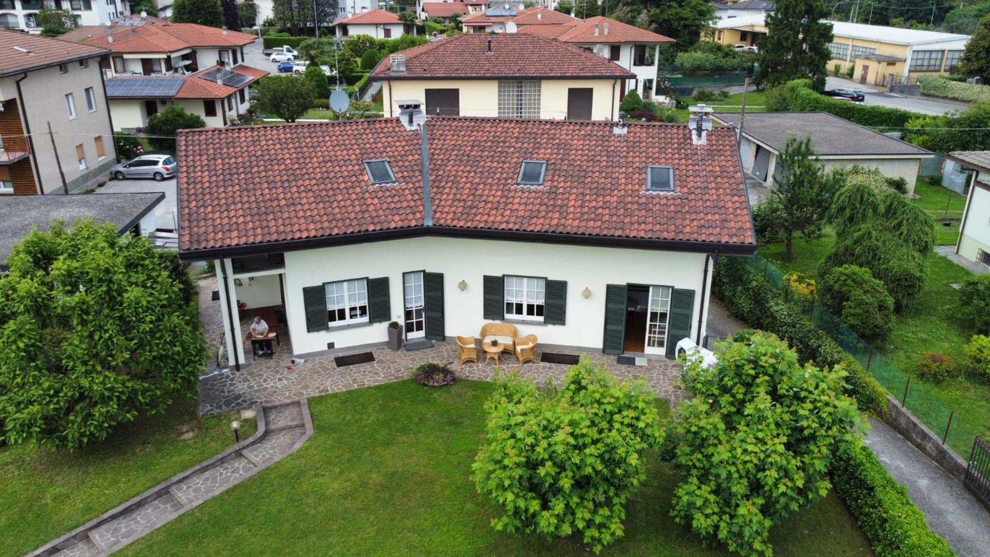 B&B Marilena Guanzate Bagian luar foto
